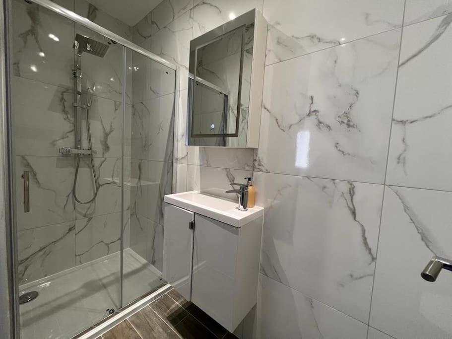 Star London Finchley Road 1-Bed Hideaway Daire Dış mekan fotoğraf
