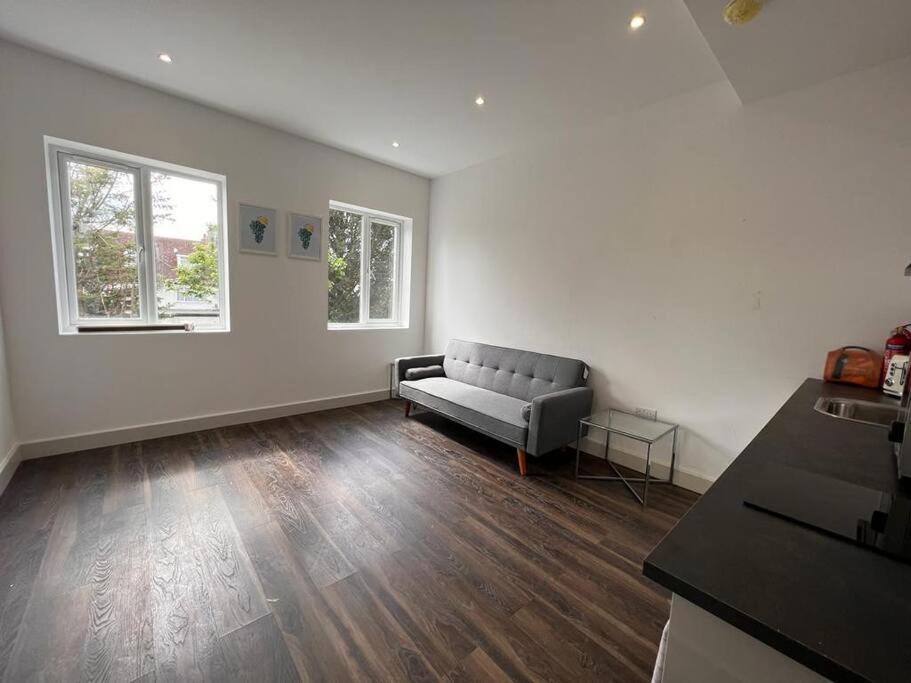 Star London Finchley Road 1-Bed Hideaway Daire Dış mekan fotoğraf